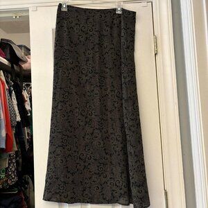 Liz Claiborne. Black/Khaki Paisley Maxi Chiffon Skirt. Lined. Size 8. Office